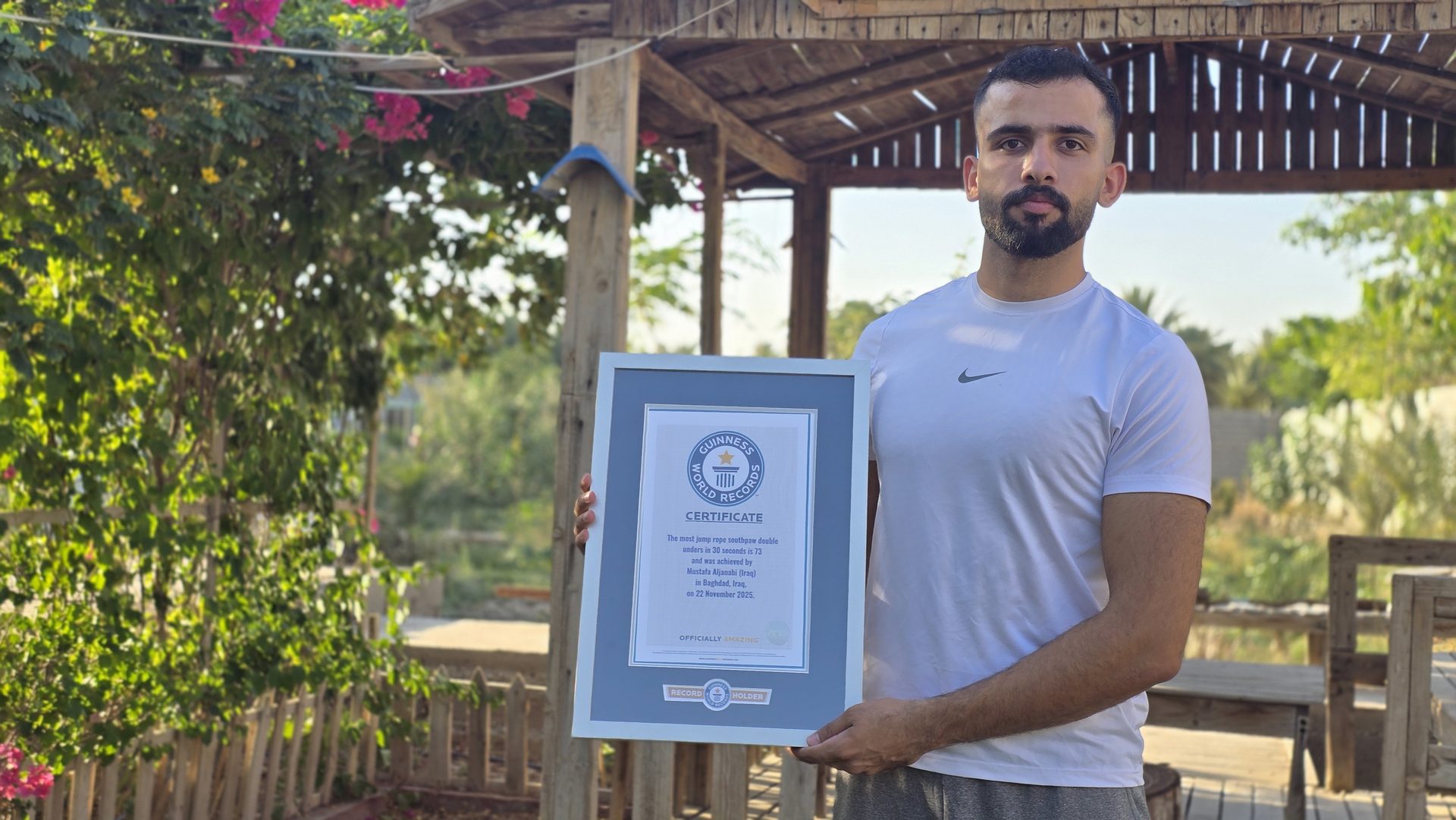 مصطفى الجنابي حامل رقم غينيس العالمي بقفز الحبل